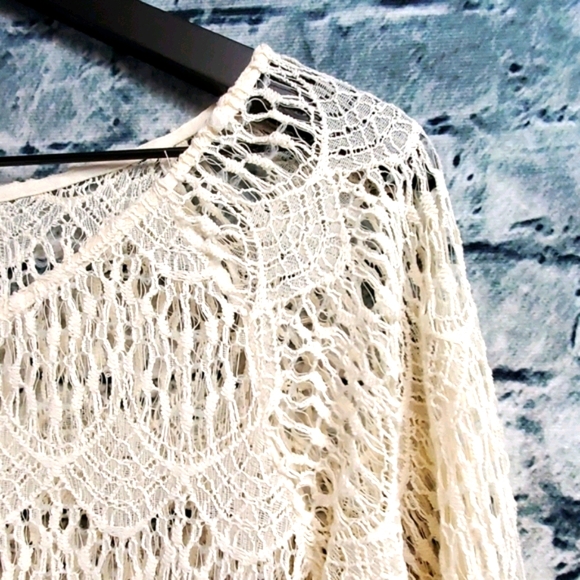 5/$30 🎀 Hint of Mint | Flirty Boho Crochet Lace Top - Picture 5 of 8